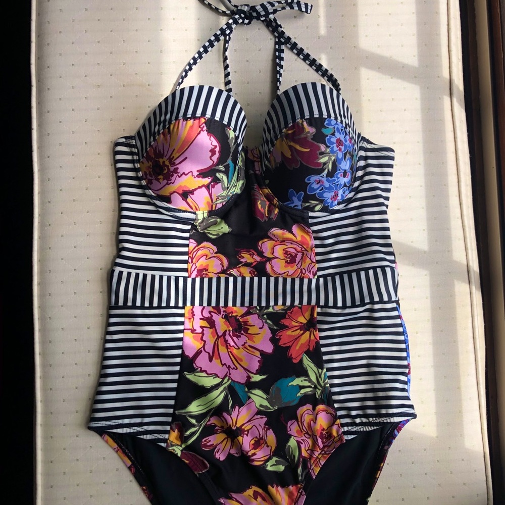 ModCloth The Harper One-Piece Swimsuit - XSmall